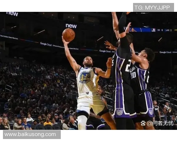 勇士与火箭激战正酣NBA季后赛精彩对决引发球迷热议