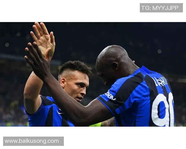 马丁内斯的传奇旅程：从足球场到人生巅峰的奋斗故事