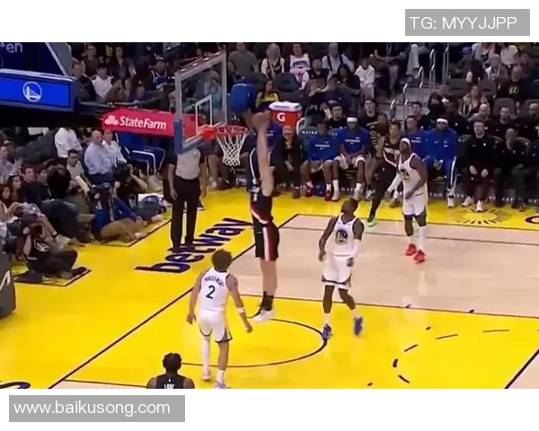 活塞与勇士激战三月二十五日NBA赛场精彩对决引发球迷热议